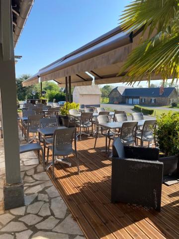 Saint-Pardoux-l'Ortigier Hotel Restaurant Les Coquelicots, The Originals Relais מראה חיצוני תמונה