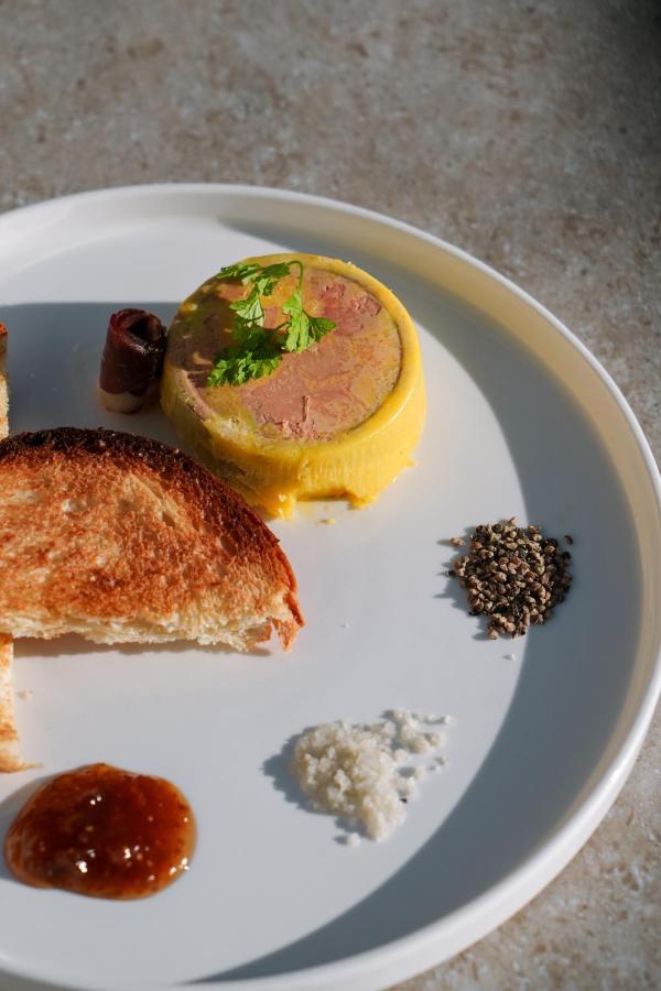 Saint-Pardoux-l'Ortigier Hotel Restaurant Les Coquelicots, The Originals Relais מראה חיצוני תמונה