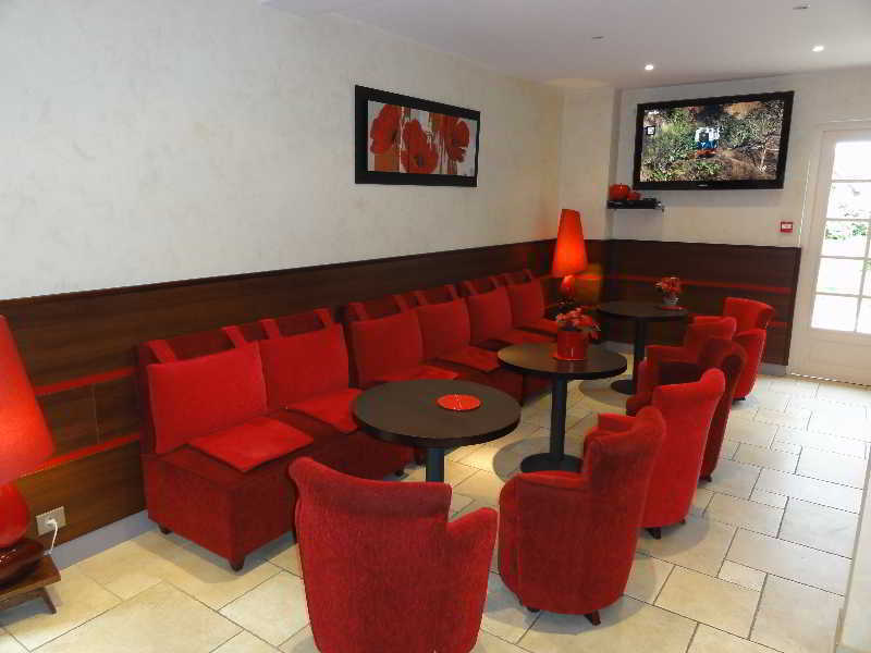Saint-Pardoux-l'Ortigier Hotel Restaurant Les Coquelicots, The Originals Relais מראה חיצוני תמונה